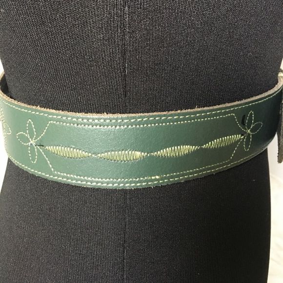 Embroidered Bridle Stitch Belt Green Brass - Picture 4 of 9